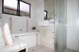 https://images.listonce.com.au/custom/160x/listings/250-hotham-street-hughesdale-vic-3166/180/01753180_img_02.jpg?hx5SsCUzxEY