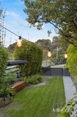 https://images.listonce.com.au/custom/160x/listings/250-luck-street-eltham-vic-3095/943/01826943_img_18.jpg?nk2BsV9tVZQ