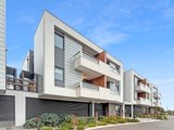 https://images.listonce.com.au/custom/160x/listings/2501104-colac-road-highton-vic-3216/285/01722285_img_07.jpg?uYL_FZSorz4
