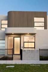 https://images.listonce.com.au/custom/160x/listings/251-rathmines-street-fairfield-vic-3078/126/01632126_img_02.jpg?wJs27lu0aMw