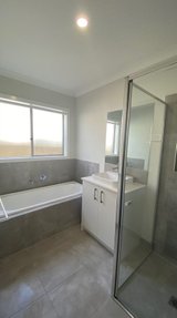 https://images.listonce.com.au/custom/160x/listings/252-ohallorans-road-lara-vic-3212/547/01572547_img_07.jpg?Yf8IofZkDEo