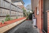 https://images.listonce.com.au/custom/160x/listings/252-rosella-street-doncaster-east-vic-3109/889/01504889_img_10.jpg?NZZHUsD1ALw