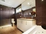 https://images.listonce.com.au/custom/160x/listings/252-winfield-road-balwyn-north-vic-3104/491/01684491_img_04.jpg?Pu5RcYhrgN4