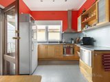 https://images.listonce.com.au/custom/160x/listings/253-blyth-street-brunswick-east-vic-3057/480/00938480_img_05.jpg?OXwWEbK_aD4