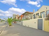 https://images.listonce.com.au/custom/160x/listings/254-beaconsfield-parade-middle-park-vic-3206/337/01087337_img_08.jpg?zLj2joV6cXI