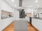 https://images.listonce.com.au/custom/160x/listings/254-henry-street-eltham-vic-3095/697/01733697_img_05.jpg?C4A18umTrkE