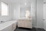 https://images.listonce.com.au/custom/160x/listings/254-waverley-road-chadstone-vic-3148/788/01681788_img_09.jpg?lVL6DfouRek