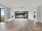 https://images.listonce.com.au/custom/160x/listings/255-great-ocean-road-apollo-bay-vic-3233/689/01576689_img_03.jpg?s1laBCTjcIA