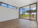 https://images.listonce.com.au/custom/160x/listings/255-great-ocean-road-apollo-bay-vic-3233/689/01576689_img_15.jpg?RGAouKrkbtQ