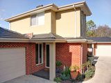 https://images.listonce.com.au/custom/160x/listings/256-hull-road-croydon-vic-3136/448/01525448_img_01.jpg?2RggXuqWfFs