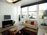 https://images.listonce.com.au/custom/160x/listings/256-montague-street-south-melbourne-vic-3205/277/01090277_img_07.jpg?pqGSOUJyC_4