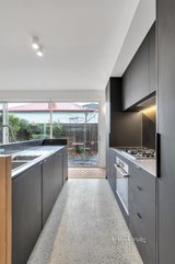 https://images.listonce.com.au/custom/160x/listings/256-shaftesbury-parade-thornbury-vic-3071/037/01257037_img_06.jpg?G42XwCOqUmo