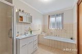 https://images.listonce.com.au/custom/160x/listings/2561-grimshaw-street-bundoora-vic-3083/303/01571303_img_08.jpg?ecbnbGkHVf8