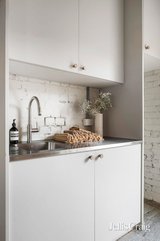 https://images.listonce.com.au/custom/160x/listings/257-259-albert-street-brunswick-vic-3056/331/01906331_img_19.jpg?DjAjU9y_qeA