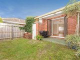 https://images.listonce.com.au/custom/160x/listings/258-elgar-road-box-hill-vic-3128/772/01743772_img_08.jpg?eDyjdEcQiK4