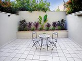 https://images.listonce.com.au/custom/160x/listings/2597-cruikshank-street-port-melbourne-vic-3207/648/01793648_img_04.jpg?noK6-bOCe84