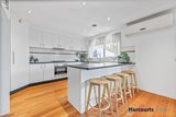 https://images.listonce.com.au/custom/160x/listings/25a-robson-avenue-avondale-heights-vic-3034/852/01747852_img_04.jpg?gMPqx1ogtl0