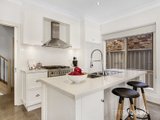 https://images.listonce.com.au/custom/160x/listings/25a-sanderson-street-yarraville-vic-3013/171/01203171_img_04.jpg?BFFymU64cSA