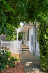 https://images.listonce.com.au/custom/160x/listings/25b-holland-road-ringwood-east-vic-3135/177/01933177_img_12.jpg?2AJdxDq34wQ