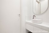 https://images.listonce.com.au/custom/160x/listings/25c-thackeray-street-elwood-vic-3184/598/01794598_img_07.jpg?xBQB9upfrRc