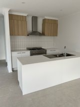 https://images.listonce.com.au/custom/160x/listings/26-atherton-street-armstrong-creek-vic-3217/955/01691955_img_03.jpg?Z6c3iJf6FtY