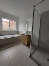 https://images.listonce.com.au/custom/160x/listings/26-atherton-street-armstrong-creek-vic-3217/955/01691955_img_12.jpg?zMIoXyg3sVY