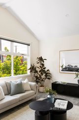 https://images.listonce.com.au/custom/160x/listings/26-bent-street-northcote-vic-3070/767/01593767_img_10.jpg?5kKw0KlZw_U