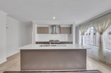 https://images.listonce.com.au/custom/160x/listings/26-blackwood-road-lara-vic-3212/575/01698575_img_02.jpg?e1DQ8tg5jaA