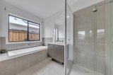 https://images.listonce.com.au/custom/160x/listings/26-blackwood-road-lara-vic-3212/575/01698575_img_12.jpg?jepkpA1AAGg