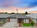 https://images.listonce.com.au/custom/160x/listings/26-blackwood-road-lara-vic-3212/575/01698575_img_19.jpg?bLmLmT9hH0o
