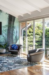 https://images.listonce.com.au/custom/160x/listings/26-bromham-place-richmond-vic-3121/787/01815787_img_26.jpg?HPZ-Oaw3LJE