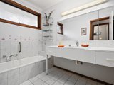 https://images.listonce.com.au/custom/160x/listings/26-clematis-road-mount-evelyn-vic-3796/528/01528528_img_10.jpg?cMQ1vAR9t4M