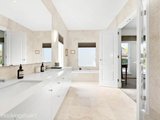 https://images.listonce.com.au/custom/160x/listings/26-dean-street-kew-vic-3101/711/01683711_img_11.jpg?Za7CNkXMsWA