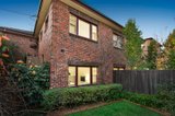 https://images.listonce.com.au/custom/160x/listings/26-finchley-court-hawthorn-vic-3122/136/00248136_img_07.jpg?0f1sh5hUo1Y