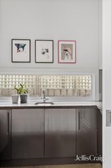 https://images.listonce.com.au/custom/160x/listings/26-garfield-avenue-ormond-vic-3204/811/01979811_img_29.jpg?uZIRJ7fd8Cs