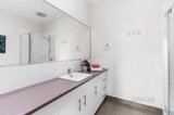 https://images.listonce.com.au/custom/160x/listings/26-glendale-road-briar-hill-vic-3088/046/01726046_img_12.jpg?s0hoaRhPnH0