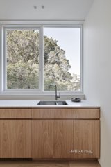 https://images.listonce.com.au/custom/160x/listings/26-gray-street-brunswick-vic-3056/580/01568580_img_11.jpg?BY9e65Oe95I