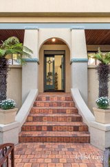 https://images.listonce.com.au/custom/160x/listings/26-grundy-grove-pascoe-vale-south-vic-3044/672/01930672_img_03.jpg?zuJbQIpEFU4