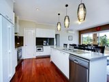 https://images.listonce.com.au/custom/160x/listings/26-hawkins-drive-kinglake-vic-3763/396/01525396_img_02.jpg?_n6vItiELEc