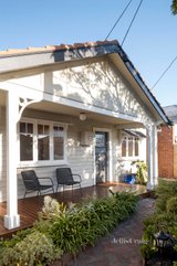 https://images.listonce.com.au/custom/160x/listings/26-hayes-street-northcote-vic-3070/340/01648340_img_17.jpg?gkiW_sZVyGA