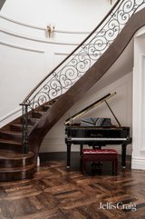 https://images.listonce.com.au/custom/160x/listings/26-hunter-road-camberwell-vic-3124/878/01905878_img_04.jpg?5saFItvXzCg