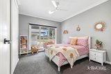 https://images.listonce.com.au/custom/160x/listings/26-mcmahons-road-glenlyon-vic-3461/955/01808955_img_10.jpg?-H7eLjbxqEI