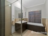 https://images.listonce.com.au/custom/160x/listings/26-norris-circuit-croydon-vic-3136/747/01525747_img_10.jpg?6nBeEstEy_8