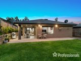 https://images.listonce.com.au/custom/160x/listings/26-norris-circuit-croydon-vic-3136/747/01525747_img_16.jpg?a319eLVx-QU