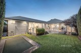 https://images.listonce.com.au/custom/160x/listings/26-paloma-street-bentleigh-east-vic-3165/276/01550276_img_13.jpg?hCIjJcTvj4s