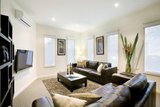 https://images.listonce.com.au/custom/160x/listings/26-raglan-street-south-melbourne-vic-3205/858/01605858_img_05.jpg?UVmzPIKioKc