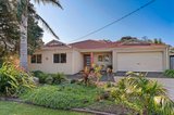 https://images.listonce.com.au/custom/160x/listings/26-richardson-street-rye-vic-3941/282/01638282_img_15.jpg?vm-5TDgnChY