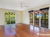 https://images.listonce.com.au/custom/160x/listings/26-savanna-drive-mooroolbark-vic-3138/486/01526486_img_03.jpg?3M3GtnzVMi0