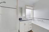 https://images.listonce.com.au/custom/160x/listings/26-serpentine-street-mont-albert-vic-3127/660/00379660_img_07.jpg?w5BT4dsPR58