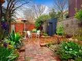 https://images.listonce.com.au/custom/160x/listings/26-stokes-street-port-melbourne-vic-3207/899/01731899_img_08.jpg?DdUM4CUUuME